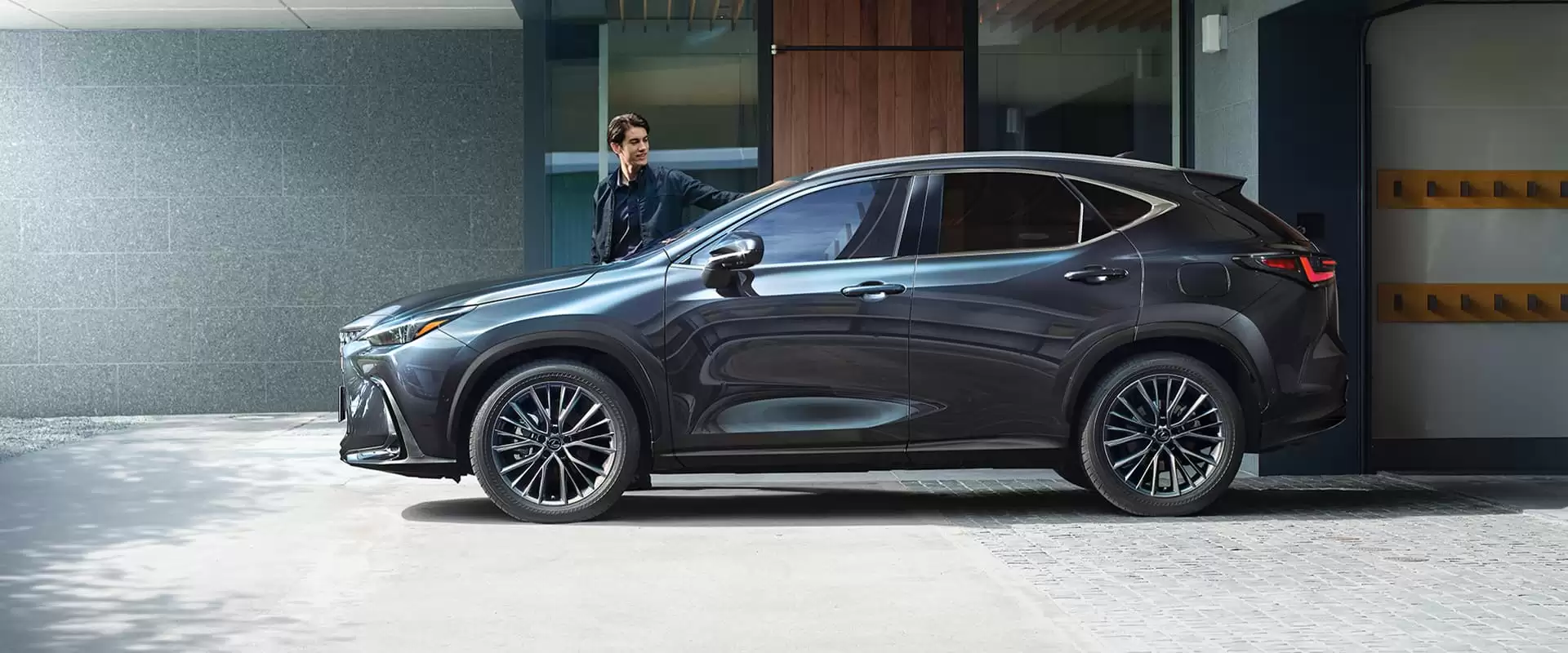 Lexus Phạm Hùng – Đại lý xe sang Lexus tại Hà Nội