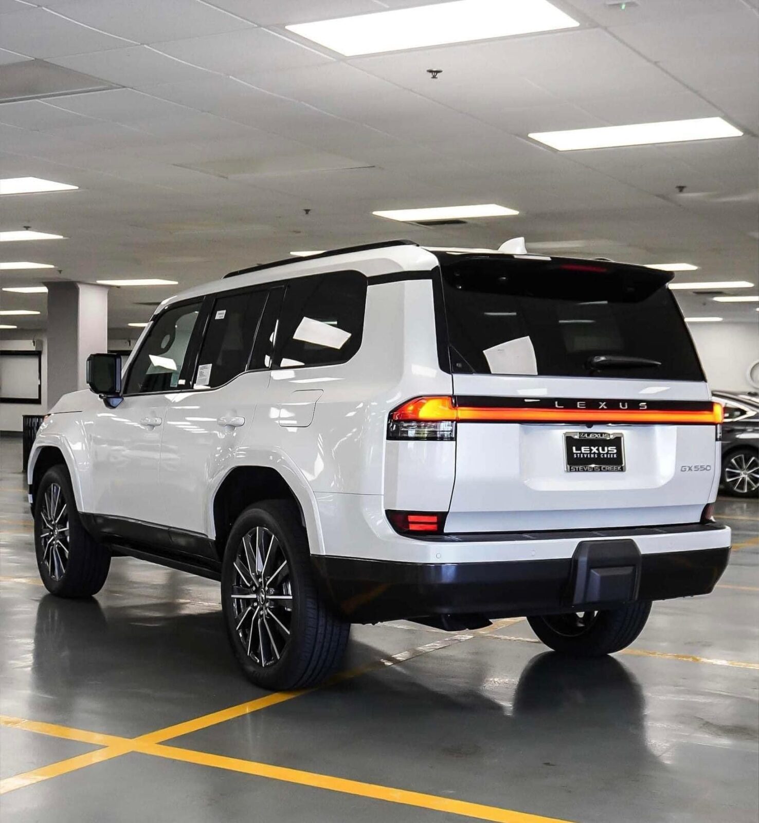 LEXUS GX500 BẢN TIÊU CHUẨN (9)