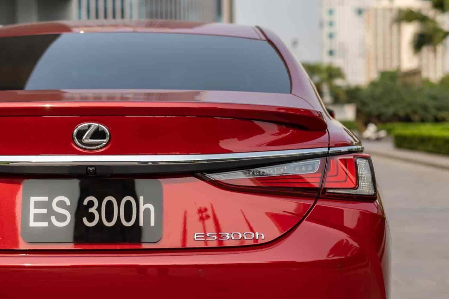 lexus-es300h-1