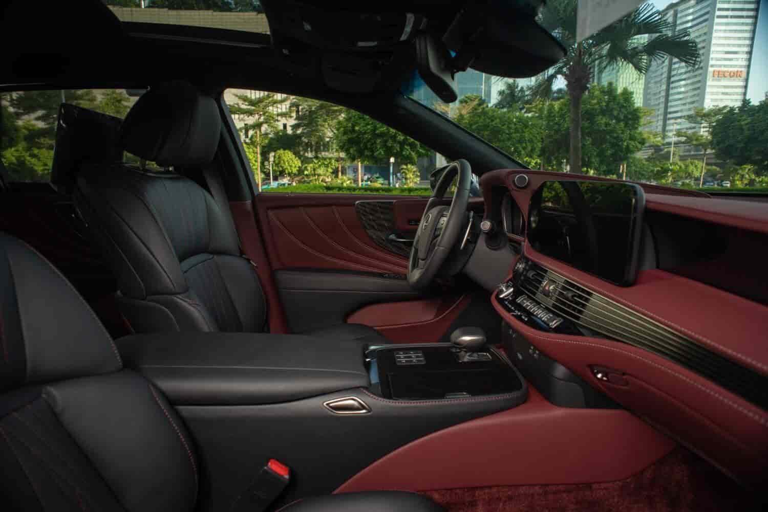 ls500h-gia-ban-xe-lexus-ls-500h-thong-so-ky-thuat-hinh-anh-13