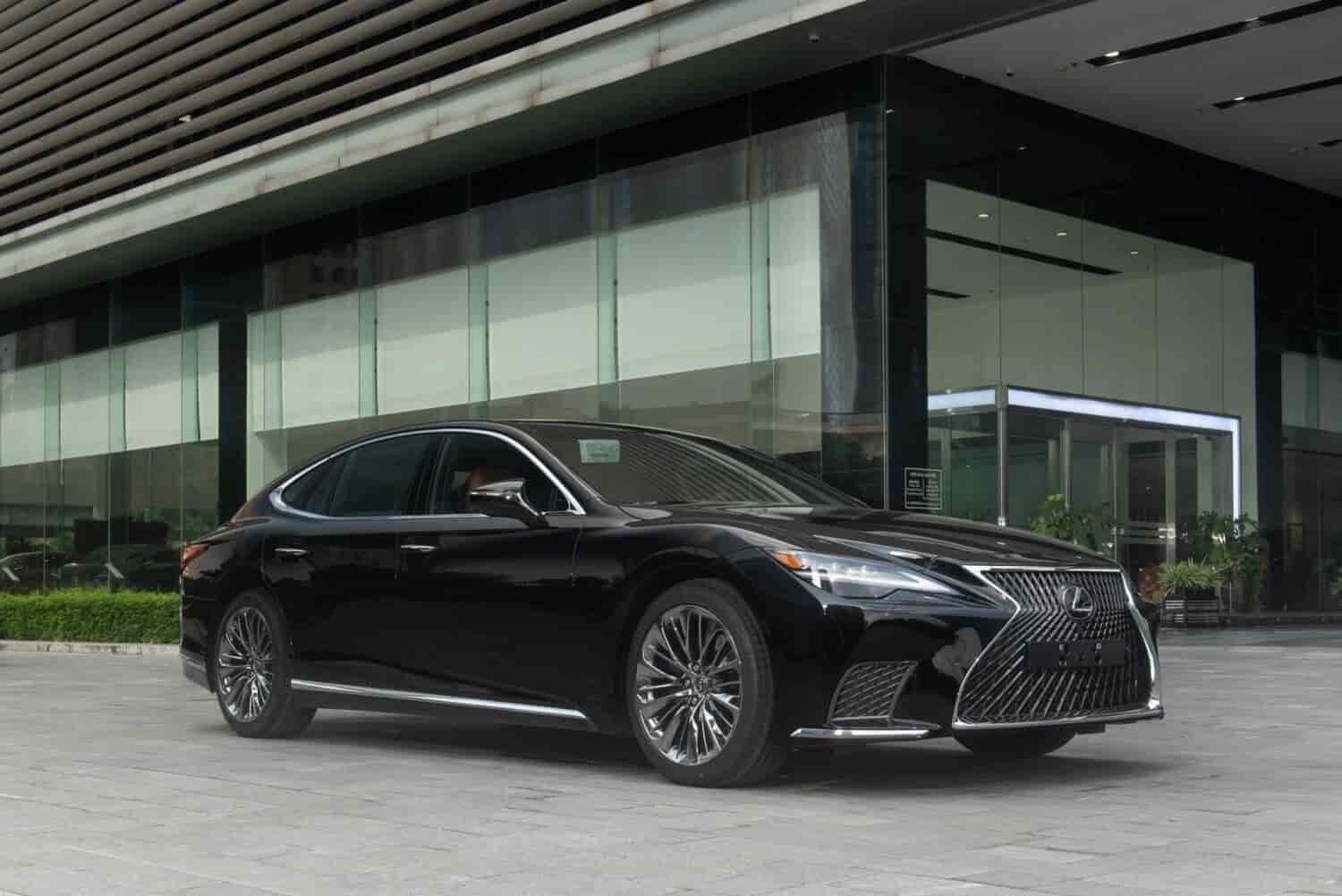 ls500h-gia-ban-xe-lexus-ls-500h-thong-so-ky-thuat-hinh-anh-2