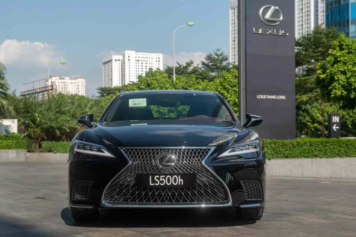 ls500h-gia-ban-xe-lexus-ls-500h-thong-so-ky-thuat-hinh-anh-9