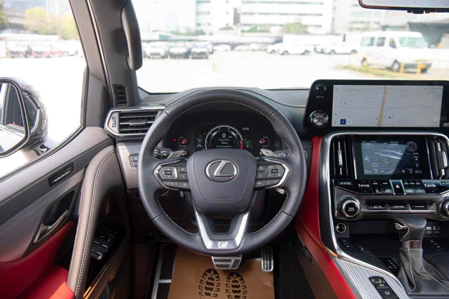 lx600-fsport-hinh-anh-va-thong-so-ky-thuat-9