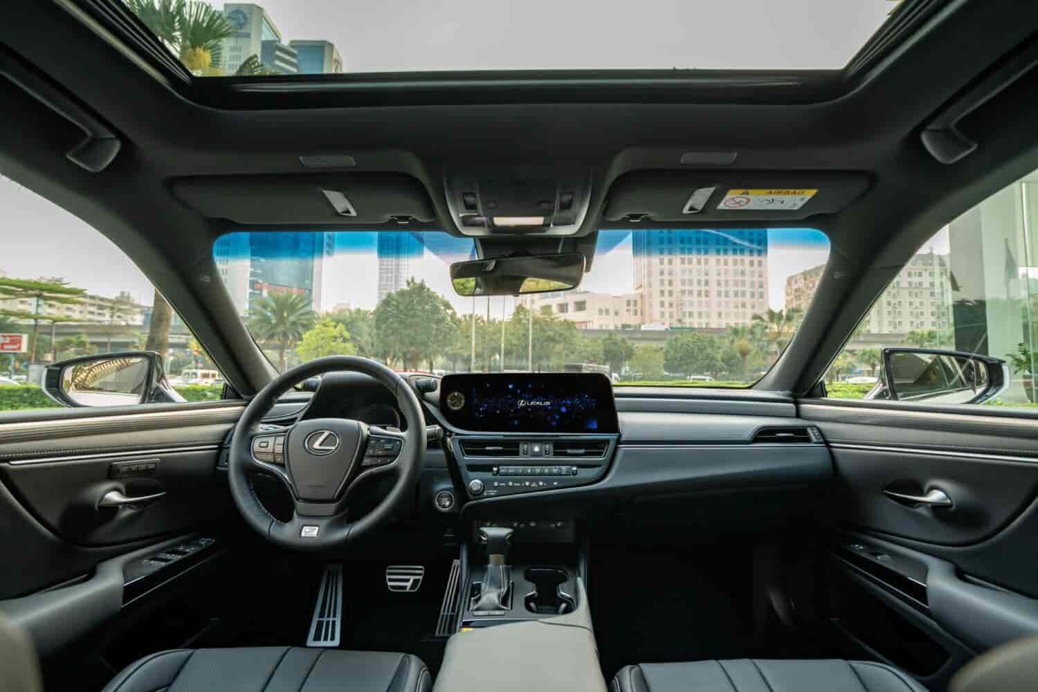 xe-lexus-es250-fsport-7